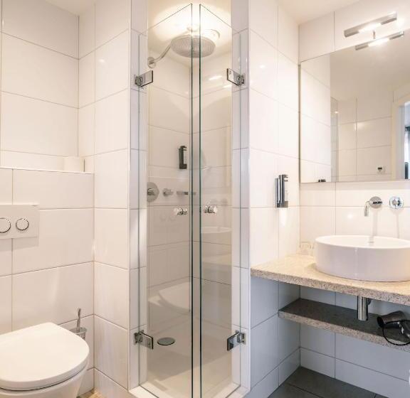 اتاق عادی, Juuls Domburg