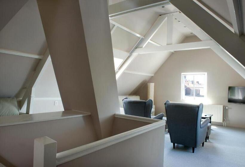 ２ベッドルームアパートメント, Restaurant Thuis!