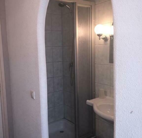 Номер Стандарт Индивидуальный, Van Oppen