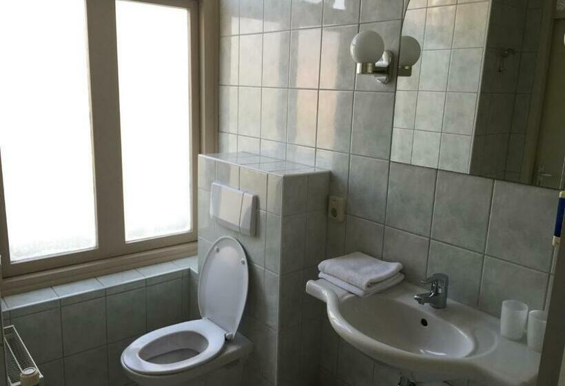 标准间, Van Oppen