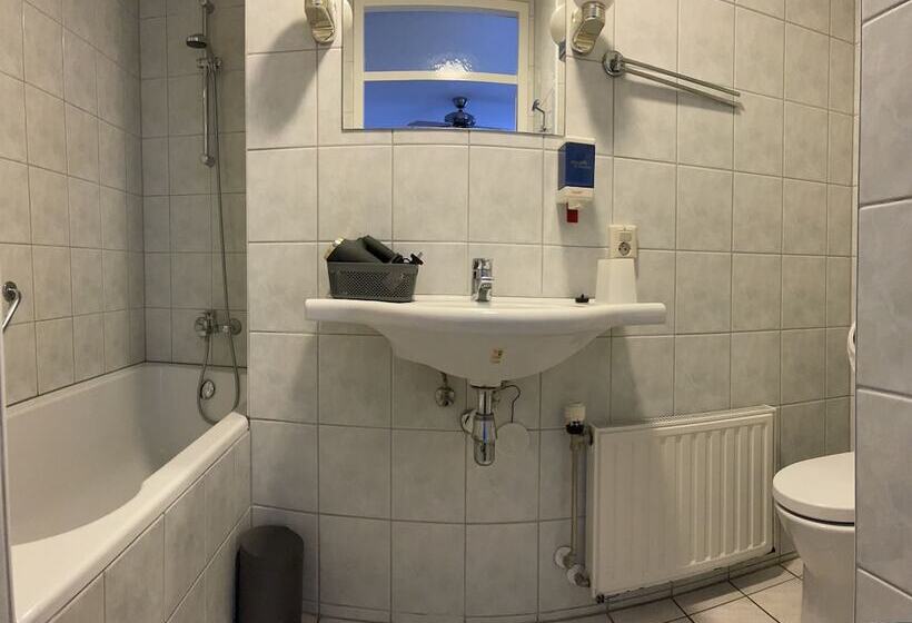 基本间, Van Oppen