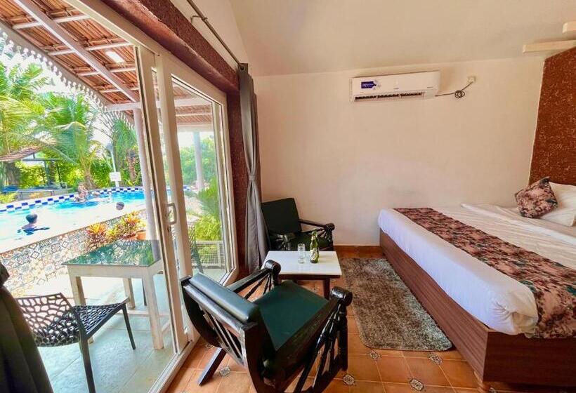 חדר סטנדרט נוף לבריכה, The Winterline Beach Resort, Goa