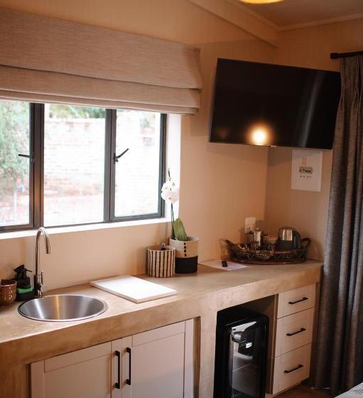 غرفة قياسية سرير كينج, Rest Guest House