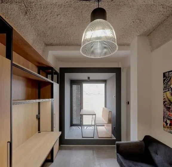 סטודיו סופריור, In Budapest Apartments
