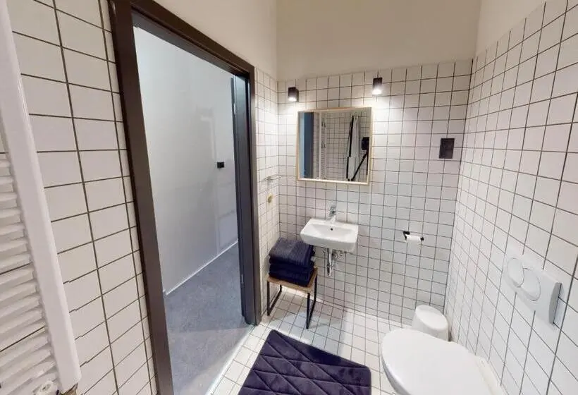 סטודיו סטנדרט עם מרפסת, In Budapest Apartments
