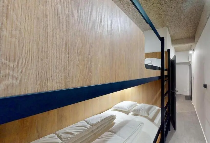 סטודיו סטנדרט עם מרפסת, In Budapest Apartments