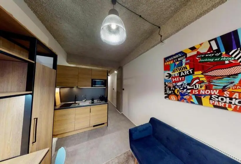 סטודיו סטנדרט עם מרפסת, In Budapest Apartments