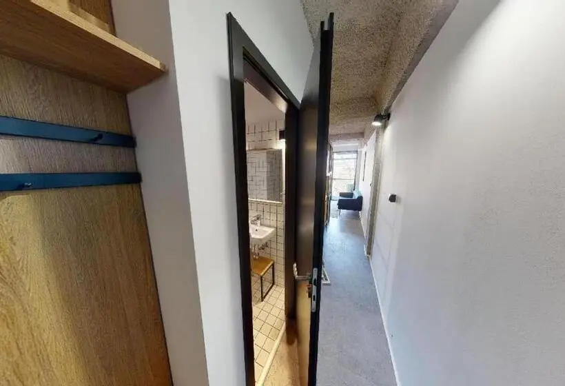 סטודיו סטנדרט עם מרפסת, In Budapest Apartments