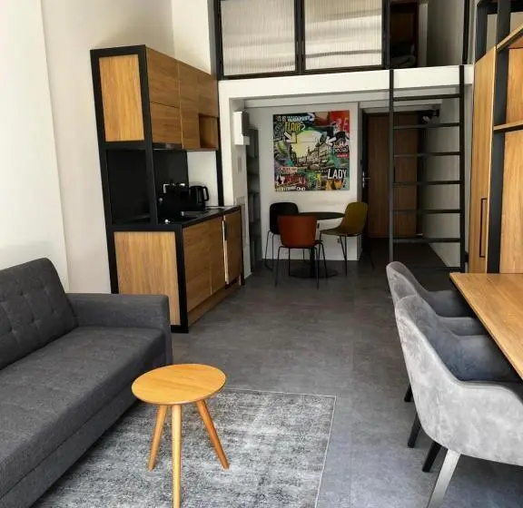 דירת דופלקס בת חדר שינה 1, In Budapest Apartments