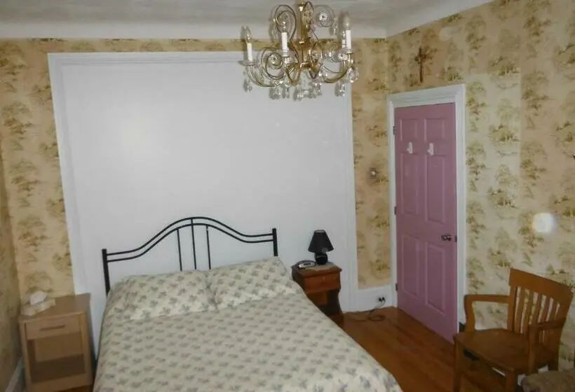 バス共有のスタンダードルーム, Auberge Des Arts Bed And Breakfast