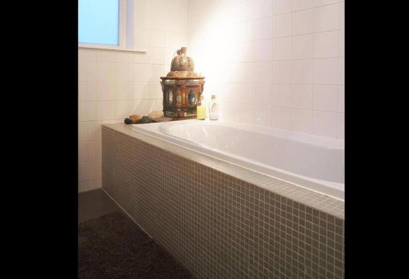 اتاق لوکس, Alberti   Bed & Bike