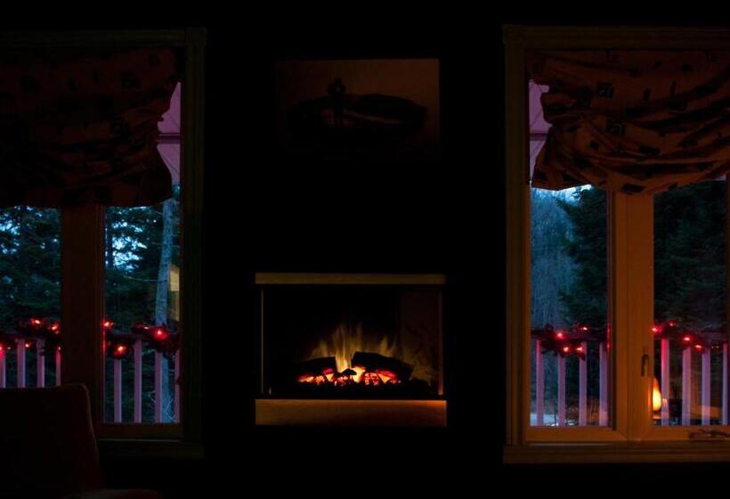 キングサイズベッドのスタンダードルーム, Gîte Crystal Inn