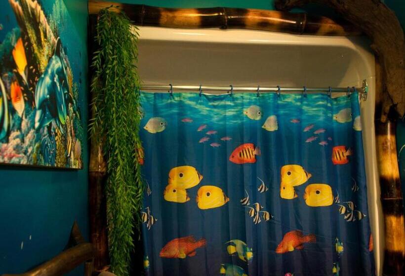 キングサイズベッドのスイートルーム, Gîte Crystal Inn