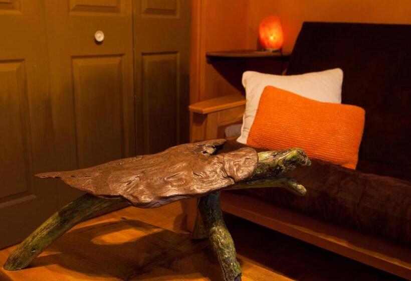 キングサイズベッドのスイートルーム, Gîte Crystal Inn