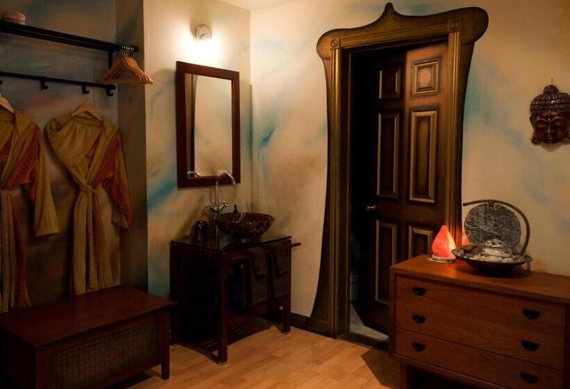 キングサイズベッドのスタンダードルーム, Gîte Crystal Inn