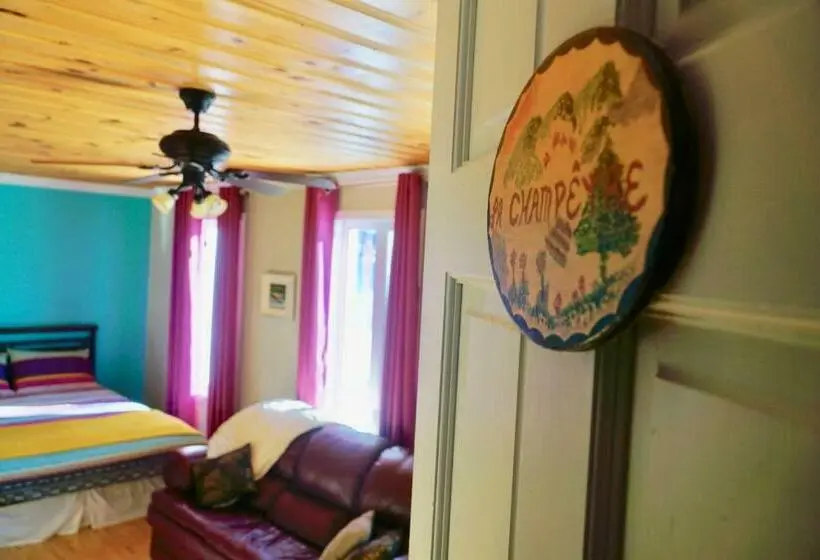 スタンダード４人部屋, Gîte De La Montagne Enchantée