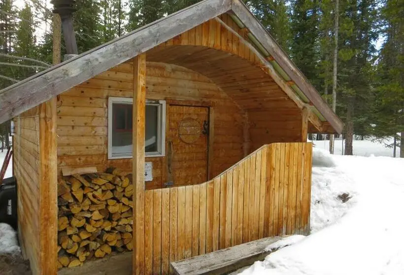 Perhehuone, Hi Mosquito Creek Wilderness Hostel
