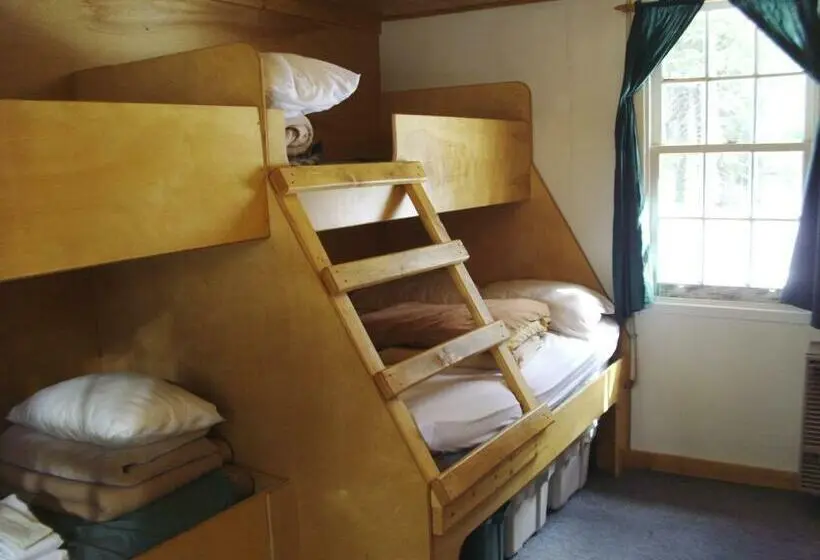 Perhehuone, Hi Mosquito Creek Wilderness Hostel