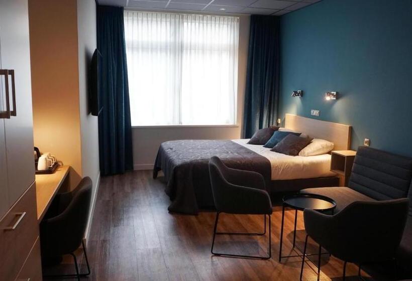 컴포트 트리플 룸, Oepkes