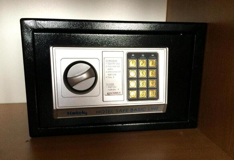 컴포트 트리플 룸, Oepkes