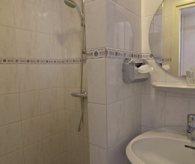 스탠다드 트리플 룸, Oepkes