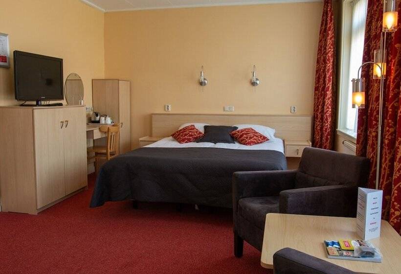 컴포트 룸, Oepkes