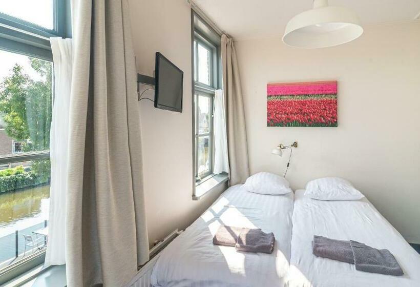 חדר סטנדרט, Over De Brug