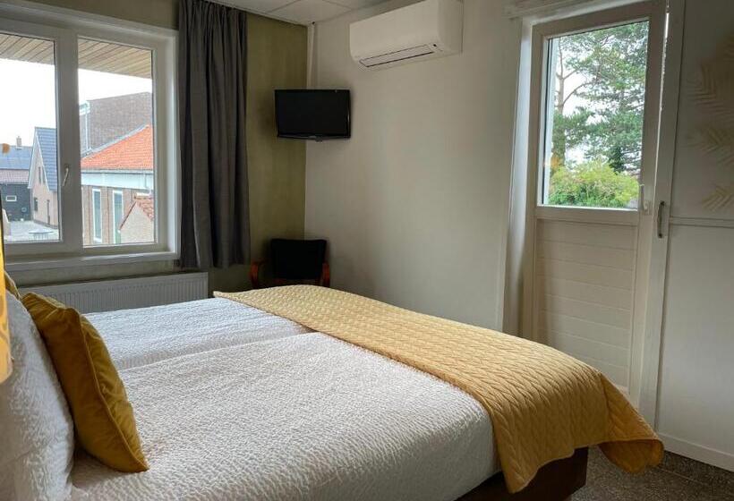 バルコニー付きスタンダードルーム, Rooms