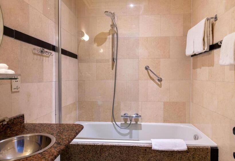 バルコニー付きスタンダードトリプルルーム, Rooms