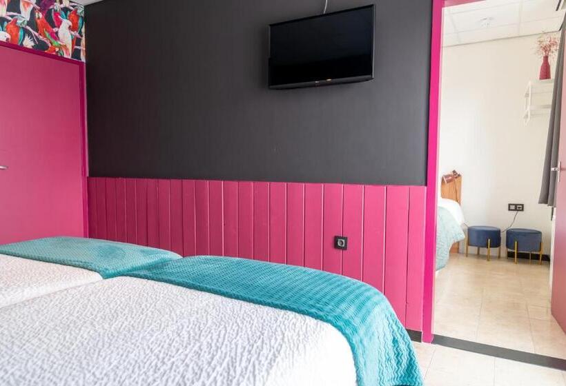 バルコニー付きスタンダードトリプルルーム, Rooms