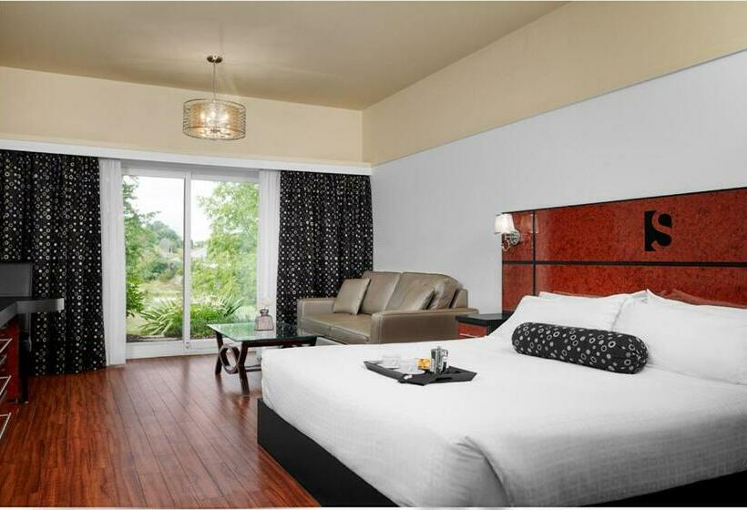 Standard Szoba King Size Bed, Samuels Boutique