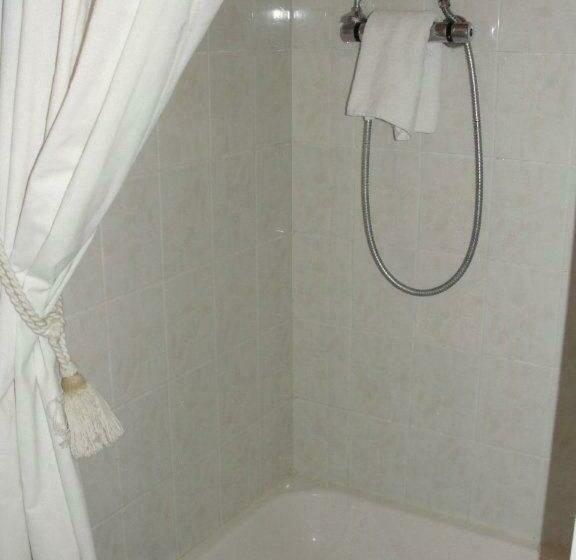 חדר סטנדרט, Staten