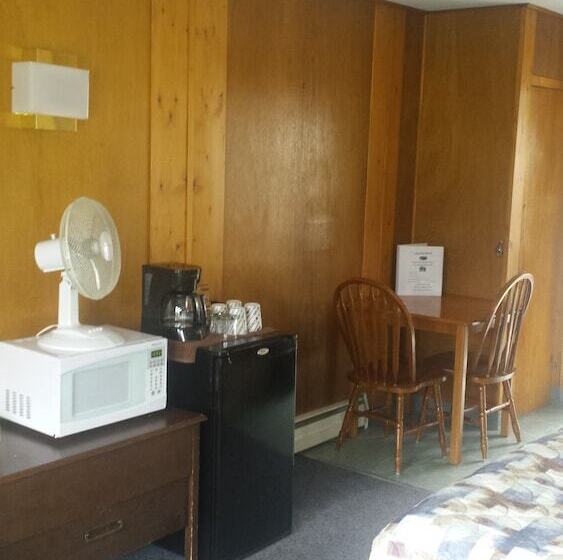 带2个双人床的标准工作室, Lakeside Motel