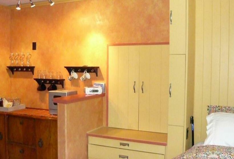 Номер Deluxe, Salt Spring Carriage House B&b