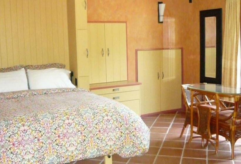 Номер Deluxe, Salt Spring Carriage House B&b