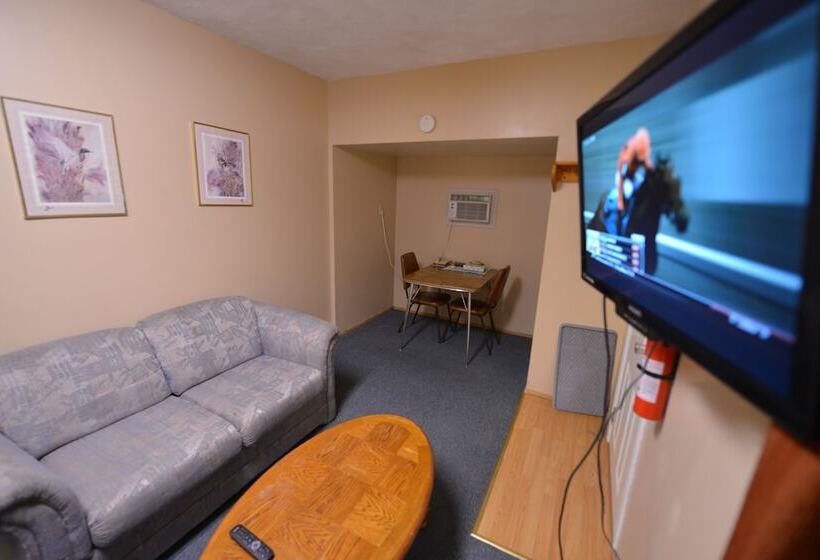 Deluxe Suite, Totem Motel