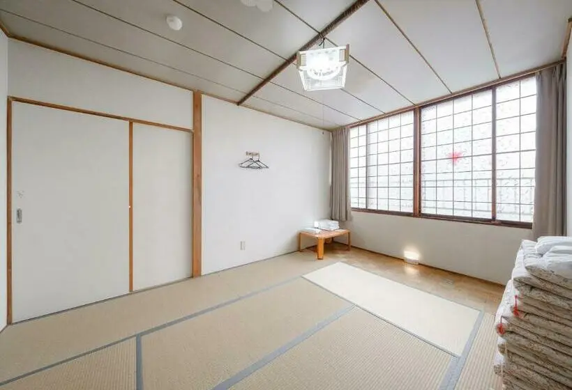 ファミリールーム, Super Conveniently Located The Guest House Hakodate Bay