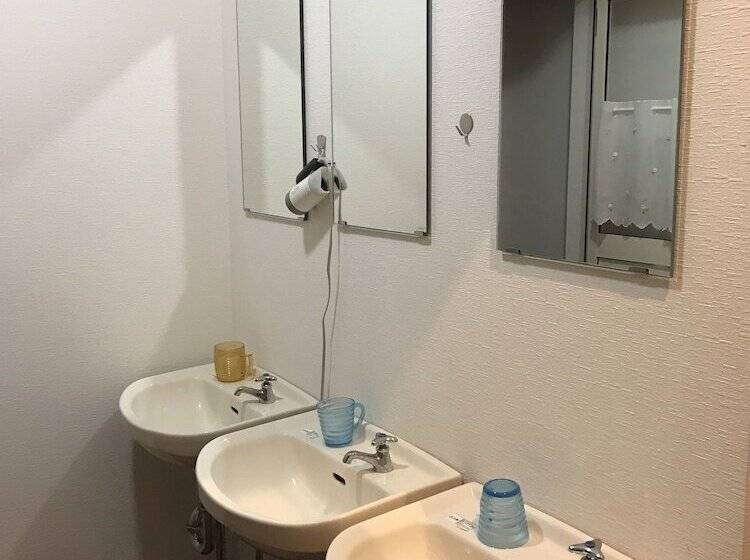 带共用浴室的标准房间, Super Conveniently Located The Guest House Hakodate Bay