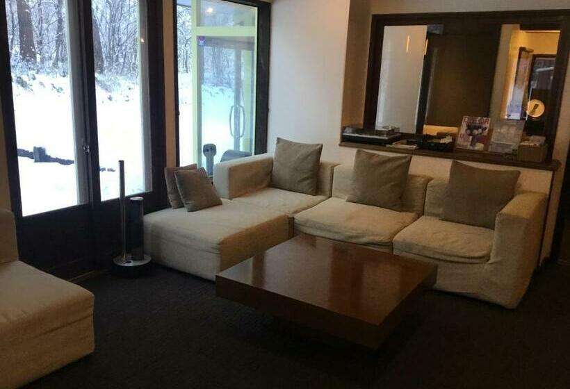 스탠다드 룸 공동 욕실, Eternal Flame