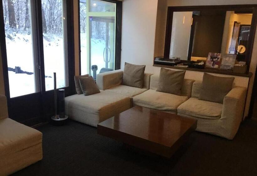 스탠다드 4인용 룸 공용 욕실, Eternal Flame