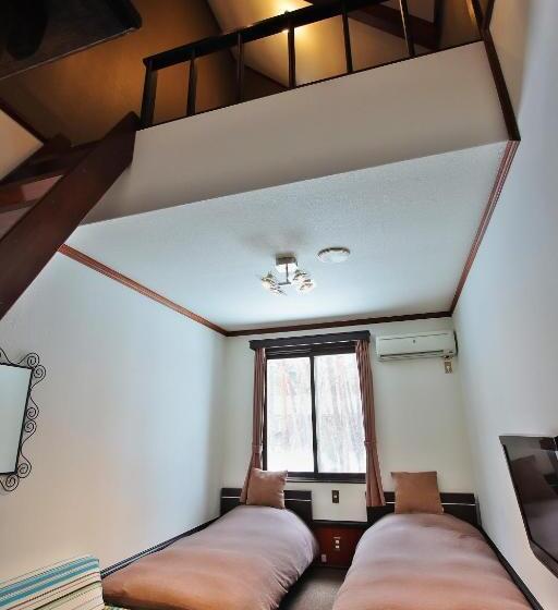 스탠다드 4인용 룸 공용 욕실, Eternal Flame