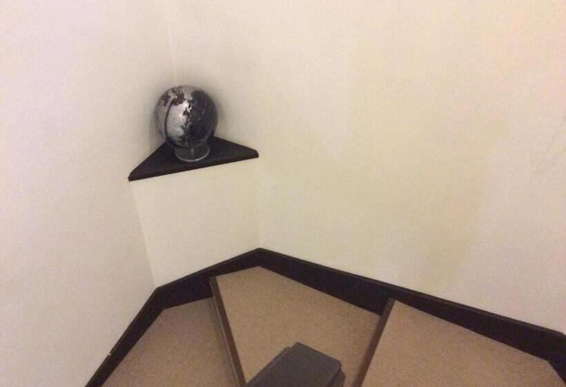 스탠다드 4인용 룸 공용 욕실, Eternal Flame