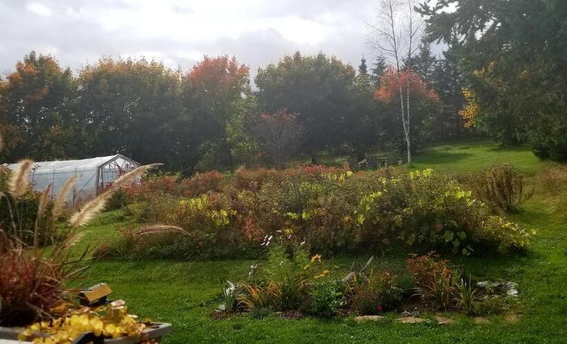 غرفة قياسية حمام مشترك, Gîte Aux Jardins De L Anse