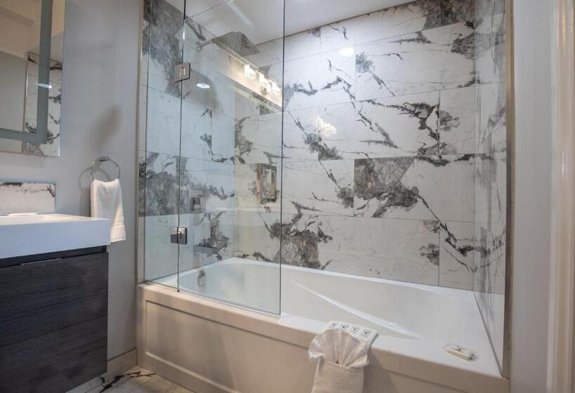 발코니 디럭스 룸, Niagara Luxury Suites