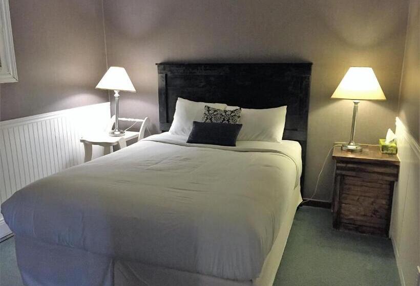 غرفة عائلية, Greenside Motel