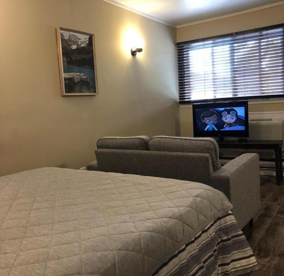 جناح, Greenside Motel