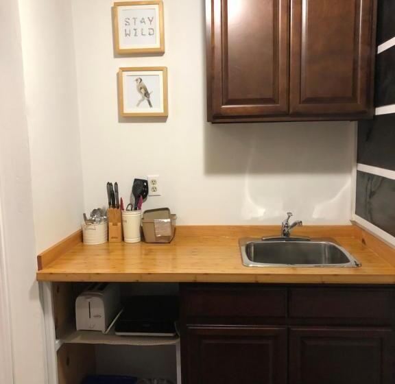 جناح, Greenside Motel