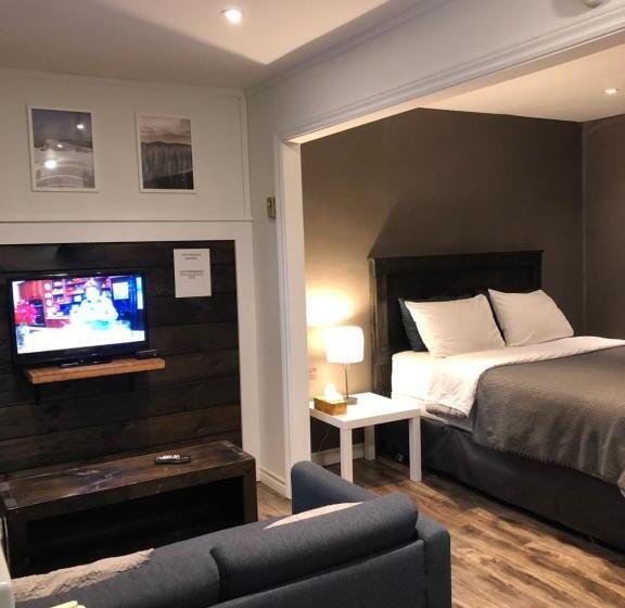 جناح, Greenside Motel