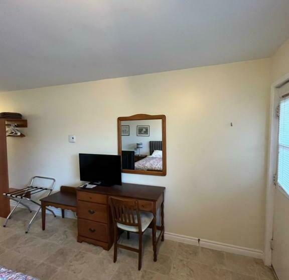 غرفة قياسية, Homeport Motel