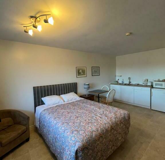 غرفة قياسية, Homeport Motel